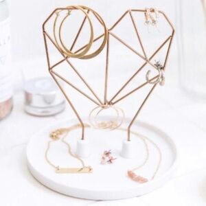 Heart shaped jewelry holder